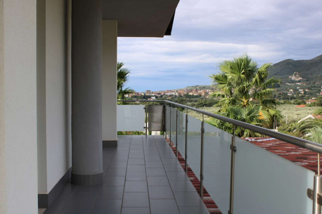 Architekten-Villa im sonnigen Salerno-09