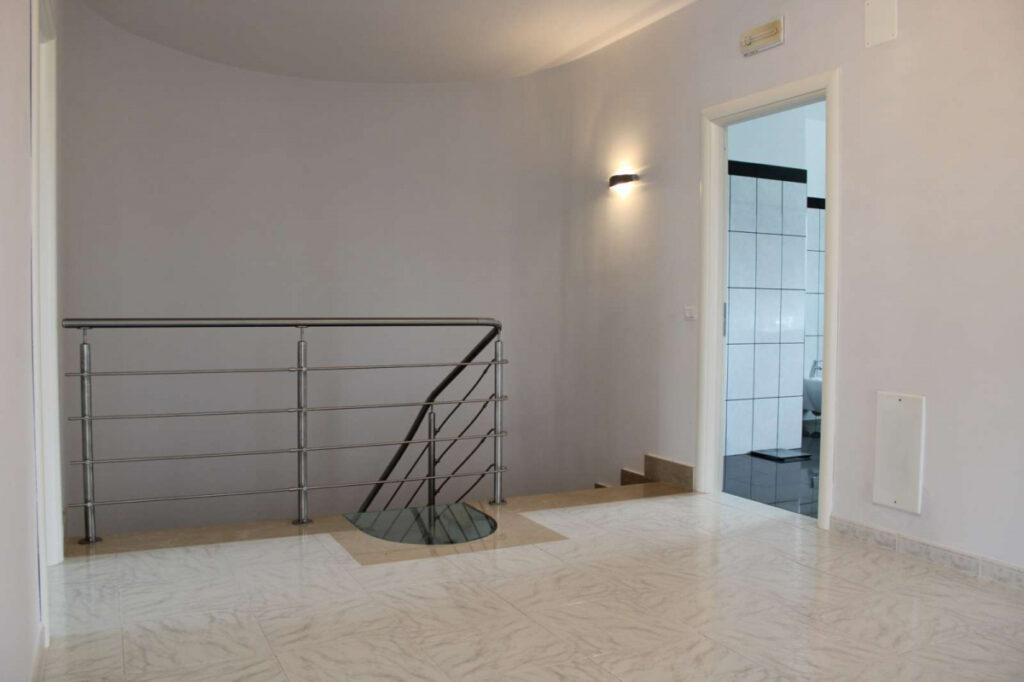 Architekten-Villa im sonnigen Salerno-15