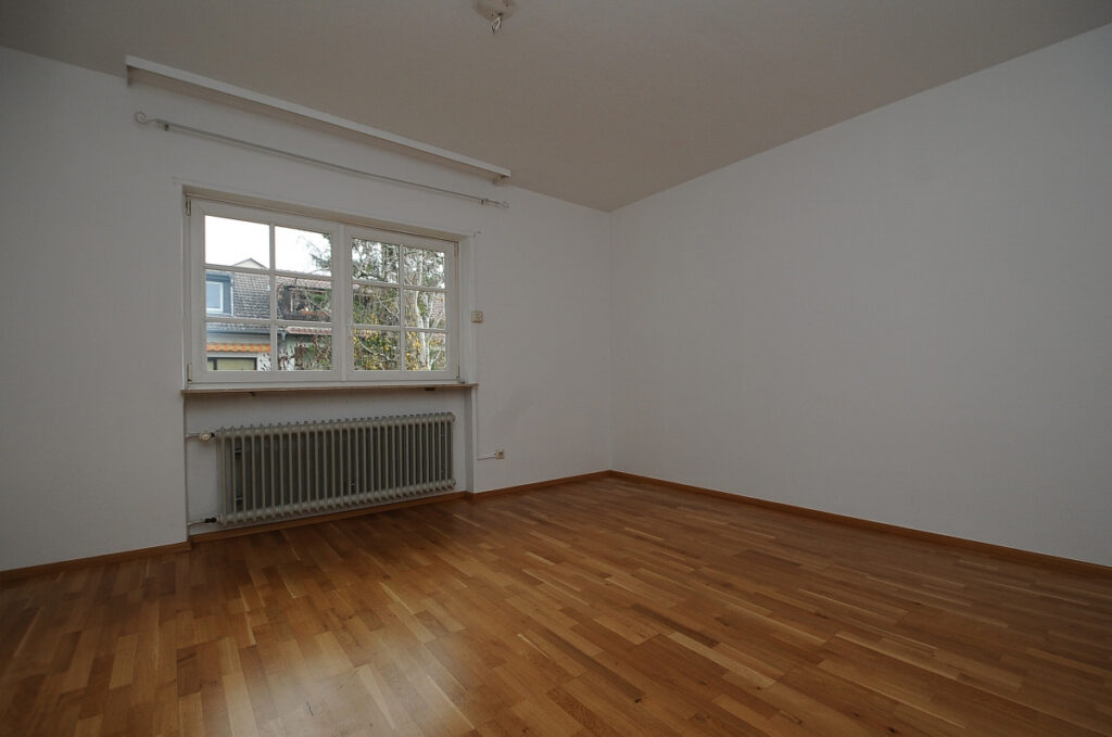 Architektenhaus mit Terrasse und Garten-3
