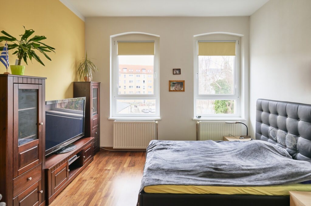 Mehrfamilienhaus mit Fünf bis Sieben Wohneinheiten, Remise und Garten-08