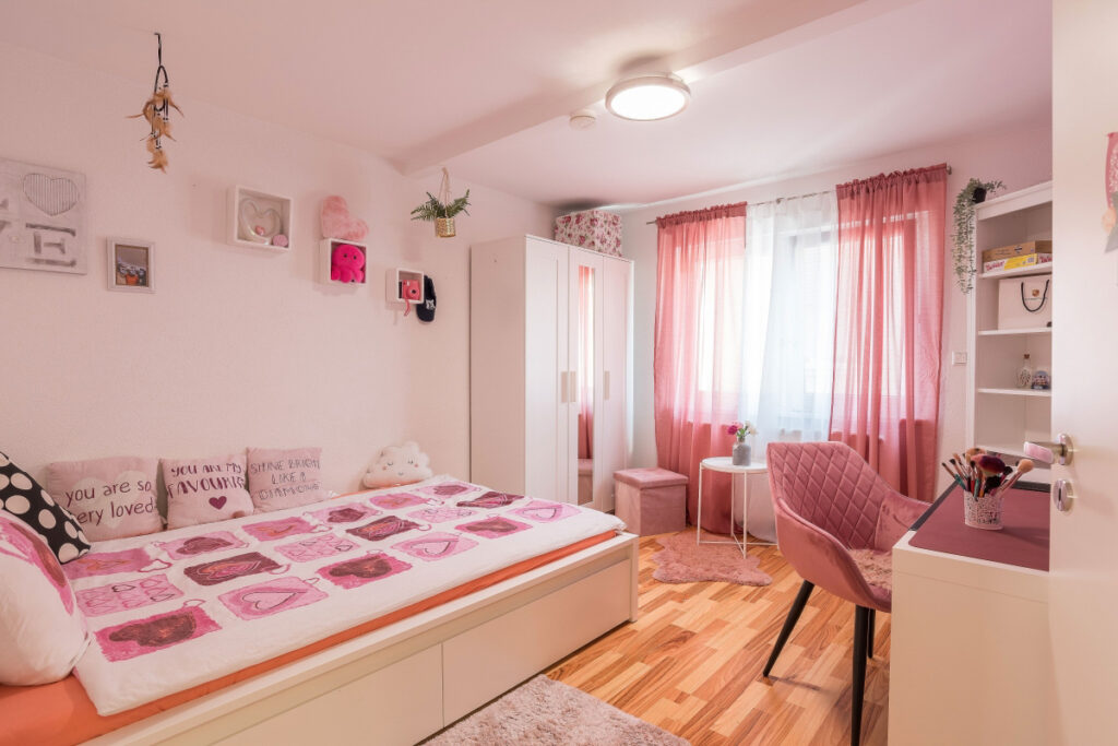 Saniertes Einfamilienhaus mit Wellnessbereich-06